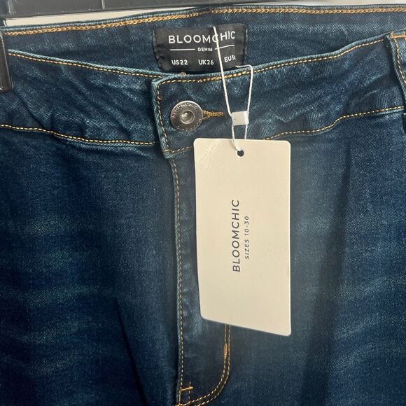 Bloomchic Bootcut Jeans - Picture 4 of 6